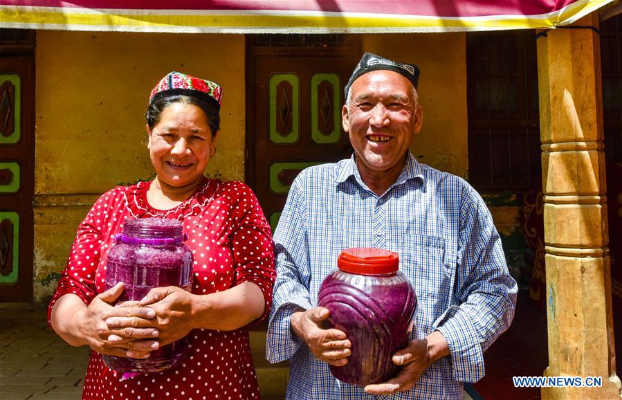 CHINA-XINJIANG-HOTAN-FARMER-INDUSTRY INCOME (CN)