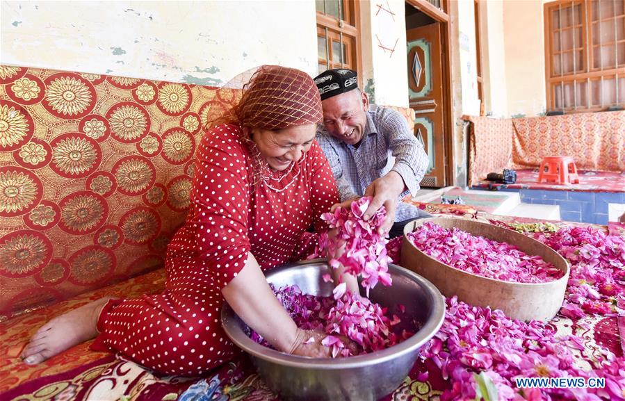 CHINA-XINJIANG-HOTAN-FARMER-INDUSTRY INCOME (CN)