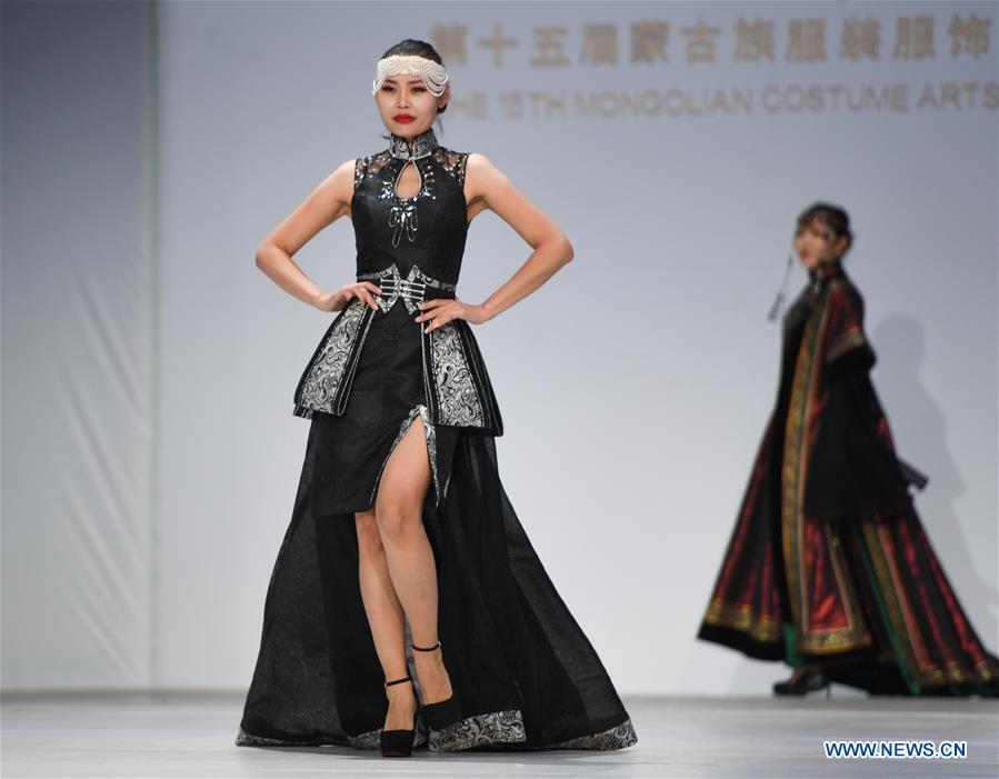 CHINA-INNER MONGOLIA-HOHHOT-COSTUME FESTIVAL (CN)