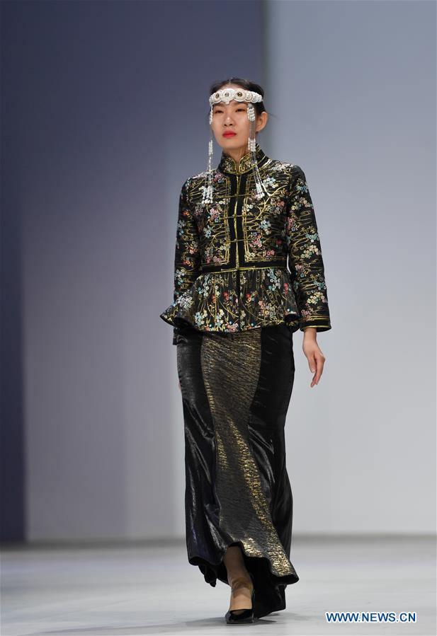 CHINA-INNER MONGOLIA-HOHHOT-COSTUME FESTIVAL (CN)