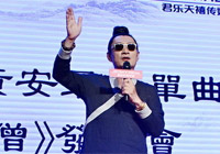 黃安自曝&ldquo;妻管?chē)?yán)&rdquo; 唱&ldquo;民族風(fēng)&rdquo;跳&ldquo;小蘋(píng)果&rdquo;