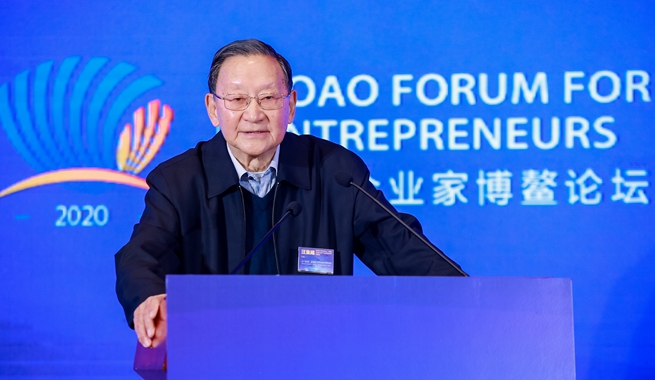 中國科學(xué)院院士，國際歐亞科學(xué)院院士，中國地源熱泵產(chǎn)業(yè)聯(lián)盟名譽(yù)理事長汪集暘演講