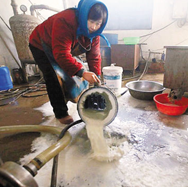 奶業(yè)困局，路在何方？