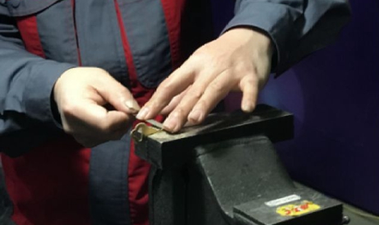 徒手配鑰匙、冰火焊鋼管&hellip;&hellip;這些航天工匠們的超群技藝令人嘆服！