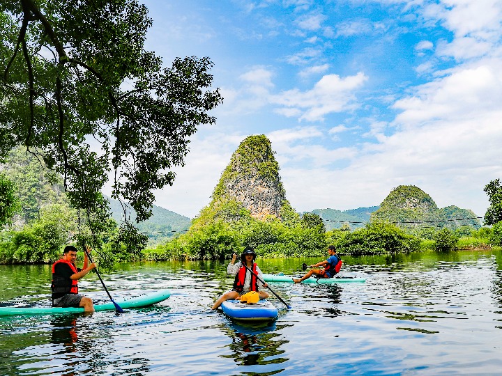 追光丨房車、帳篷、太空艙&hellip;&hellip;你想要的露營(yíng)裝備這里都有
