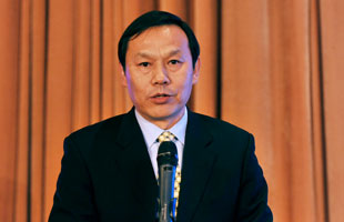 寶武鋼鐵集團(tuán)董事長(zhǎng)馬國強(qiáng)就《以改革重組推動(dòng)供給側(cè)改革的寶武實(shí)踐》發(fā)言