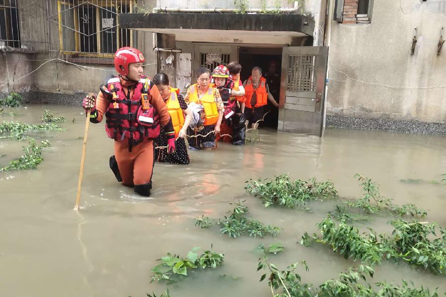 他們，為了誰？