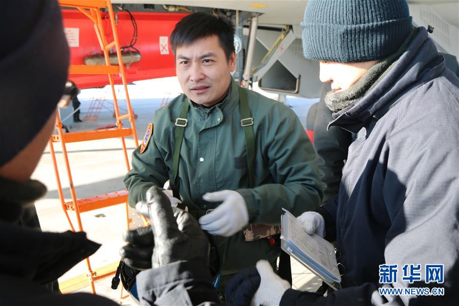 （建軍90周年&middot;英雄&middot;圖文互動）（2）聽，渤海灣有風(fēng)吹過來&mdash;&mdash;追記海軍某艦載航空兵部隊一級飛行員張超