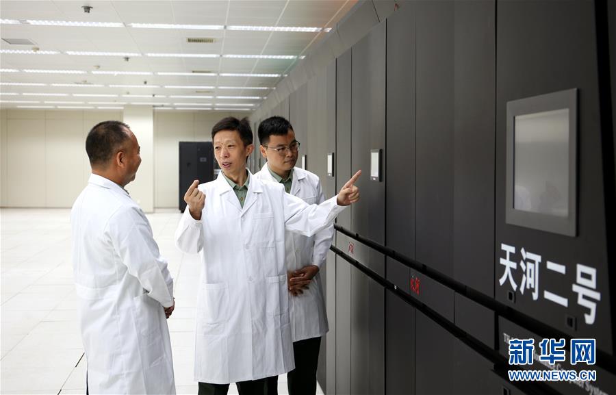 （圖文互動）（8）為了&ldquo;中國號&rdquo;巨輪揚帆遠航&mdash;&mdash;中國共產(chǎn)黨領導下的人民軍隊忠于祖國、服務人民啟示錄