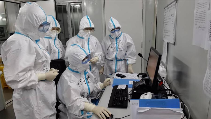 (圖文互動)(5)“白衣戰(zhàn)士”在沖鋒——記“最美新時(shí)代革命軍人”仲月霞