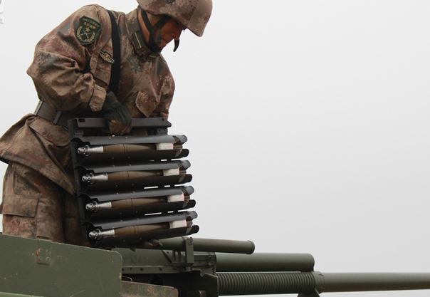 見過給火炮壓彈夾嗎？