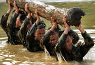 武警8731部隊瞄準實戰(zhàn)抓訓練