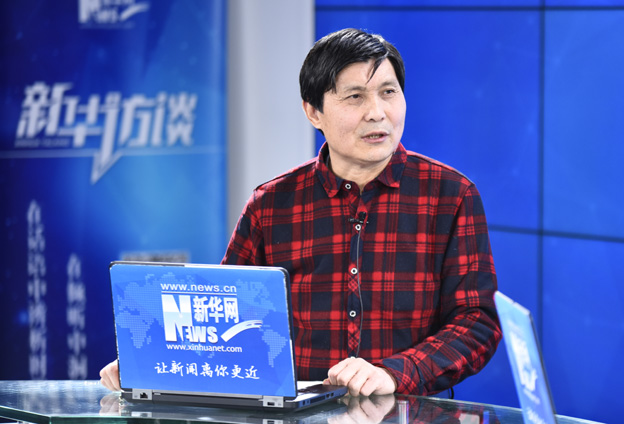 《凈潔乾坤》整個畫面以雪景為背景，表現(xiàn)的是東北大興安嶺那一帶的民族風情。這個畫的境界是指洗刷污濁，洗刷人間那些烏煙瘴氣的丑惡東西，意義深刻。