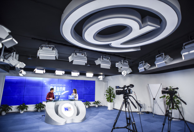 我熱愛公益，希望在這方面做出自己的貢獻。我會用我的畫作支援貧困的學生，支援患病的兒童，獻出我的愛心。