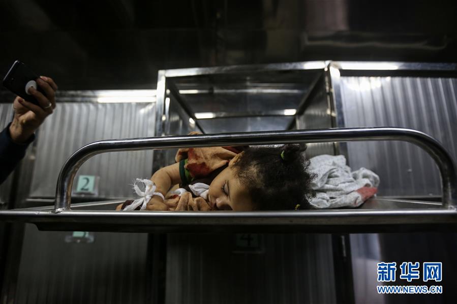 (國際)(4)以色列軍方大規(guī)模轟炸加沙地帶軍事目標(biāo)