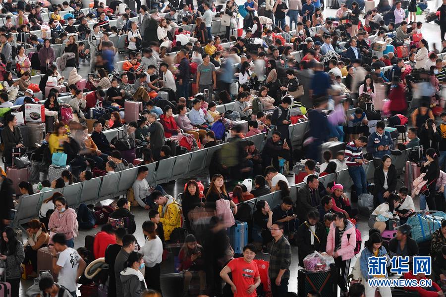 （關(guān)注春運(yùn)）（4）廣州南站將迎來(lái)客流高峰