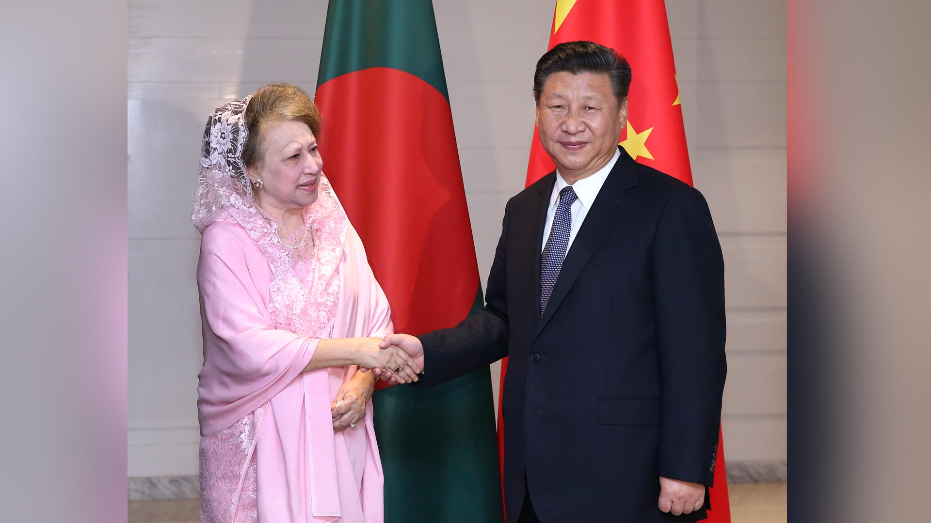 習(xí)近平會(huì)見孟加拉國民族主義黨主席卡莉達(dá)&middot;齊亞