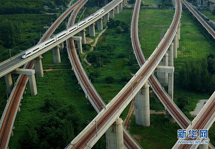 (十九大時(shí)光·圖文互動(dòng))(1)民生美景令人憧憬 美好生活召喚奮斗——來(lái)自基層蹲點(diǎn)現(xiàn)場(chǎng)的報(bào)道