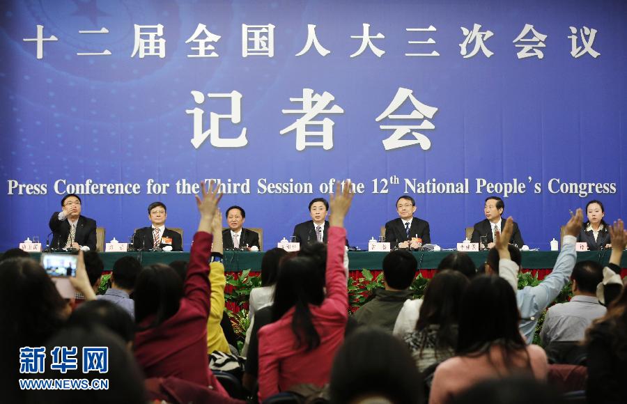 (兩會)(1)直面熱點(diǎn) “干貨”不斷——十二屆全國人大三次會議組織十?dāng)?shù)場記者會回眸