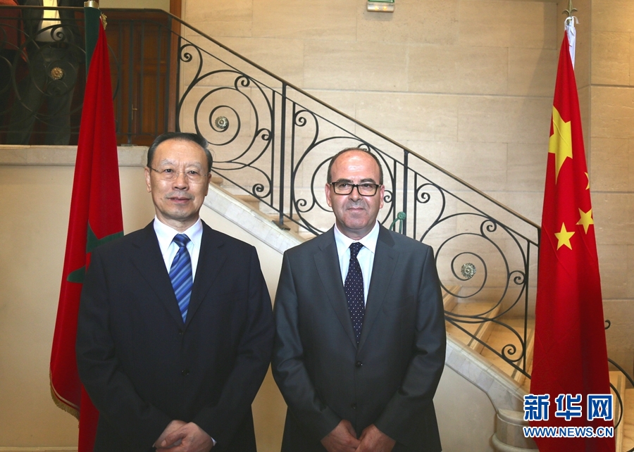 9月19日，在摩洛哥首都拉巴特，中共中央書記處書記、全國(guó)政協(xié)副主席杜青林（左）會(huì)見摩洛哥參議長(zhǎng)本希馬。應(yīng)摩洛哥參議院邀請(qǐng)，中共中央書記處書記、全國(guó)政協(xié)副主席杜青林于18日至20日率中共代表團(tuán)訪摩，分別會(huì)見政府首腦本&middot;基蘭、參議長(zhǎng)本希馬、真實(shí)性與現(xiàn)代黨總書記奧馬里等。新華社記者劉鍇攝