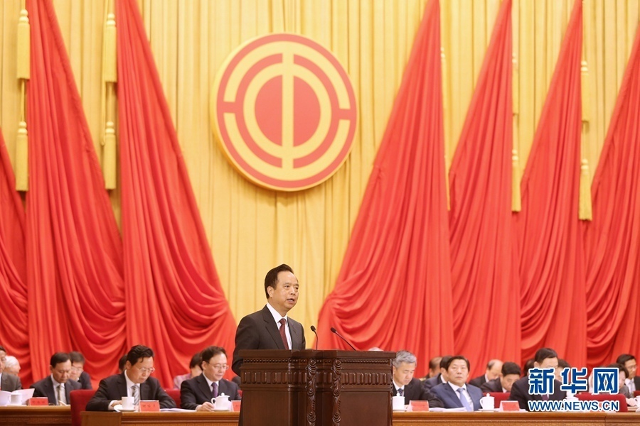 4月27日，慶祝&ldquo;五一&rdquo;國(guó)際勞動(dòng)節(jié)暨全國(guó)五一勞動(dòng)獎(jiǎng)和全國(guó)工人先鋒號(hào)表彰大會(huì)在北京人民大會(huì)堂舉行。中共中央政治局委員、中華全國(guó)總工會(huì)主席李建國(guó)出席大會(huì)并講話(huà)。新華社記者 才揚(yáng) 攝 