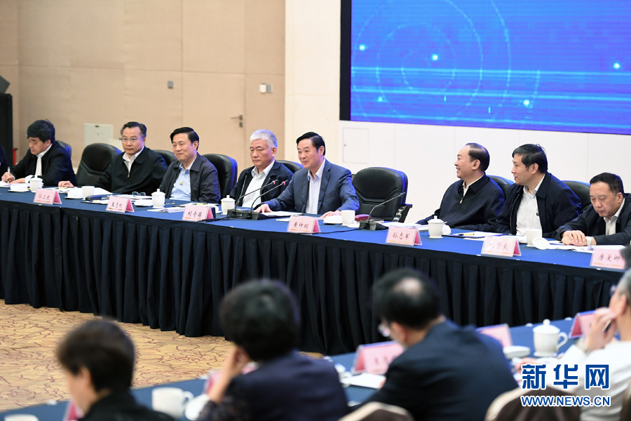 5月11日，中宣部在深圳召開深化文化體制改革座談會。中共中央政治局委員、中央書記處書記、中宣部部長劉奇葆出席會議并講話。 新華社記者張領(lǐng) 攝