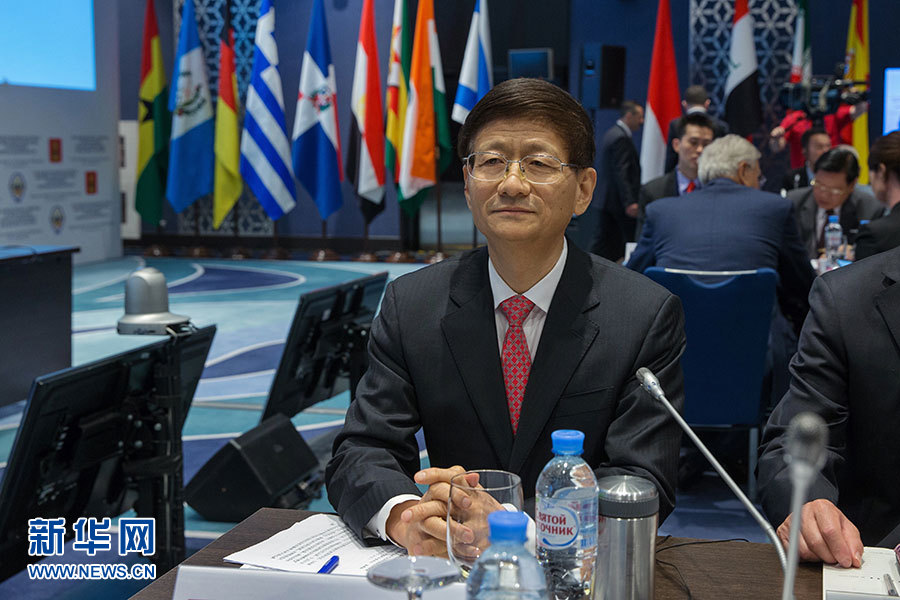 5月24日，在俄羅斯扎維多沃，中共中央政治局委員、中央政法委書記孟建柱出席國際安全事務(wù)高級代表會議。 5月24日，中共中央政治局委員、中央政法委書記孟建柱在俄羅斯出席國際安全事務(wù)高級代表會議，就加強國際執(zhí)法安全合作、防范打擊恐怖主義作主旨發(fā)言。來自95個國家和國際組織的代表參加會議。新華社記者白雪騏攝
