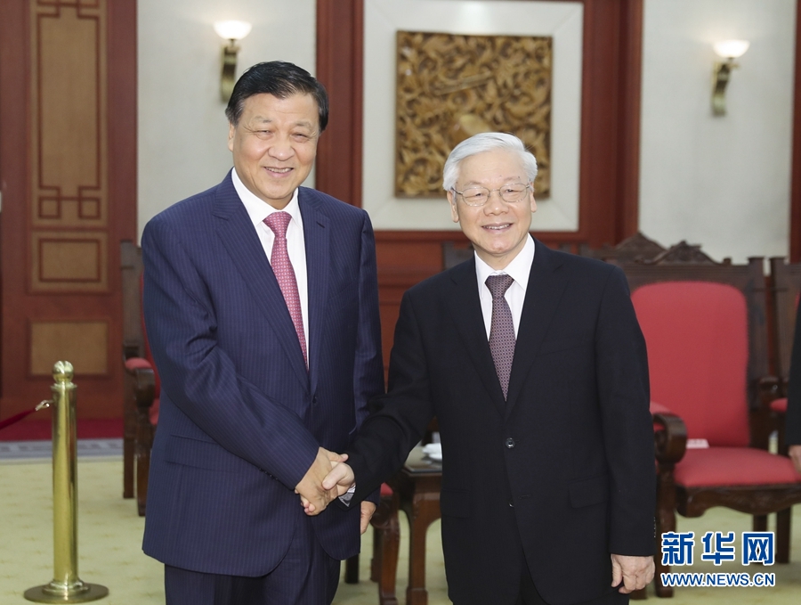 應(yīng)越南共產(chǎn)黨邀請，中共中央政治局常委、中央書記處書記劉云山9月18日至19日對越南進(jìn)行正式訪問。這是9月18日，劉云山在河內(nèi)會見越共中央總書記阮富仲。 新華社記者 丁林 攝