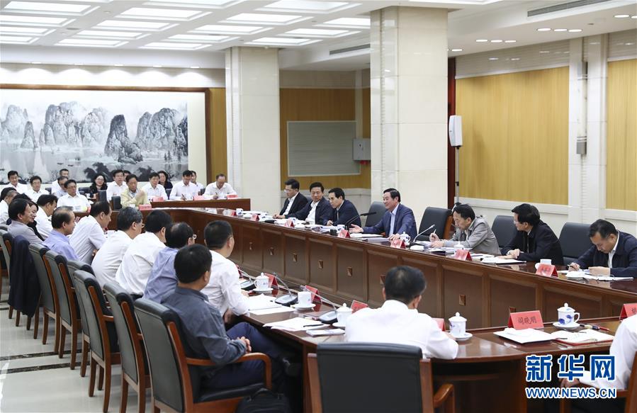 9月21日，中宣部在北京召開中央媒體駐外機(jī)構(gòu)外宣工作座談會(huì)。中共中央政治局委員、中央書記處書記、中宣部部長(zhǎng)劉奇葆出席座談會(huì)并講話。新華社記者 謝環(huán)馳 攝 