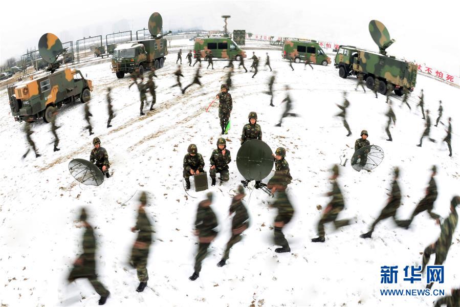 （新華全媒頭條&middot;圖文互動(dòng)）（9）備戰(zhàn)踏上新起點(diǎn)，練兵展現(xiàn)新氣象&mdash;&mdash;2018中國(guó)軍隊(duì)新年開(kāi)訓(xùn)全景大掃描