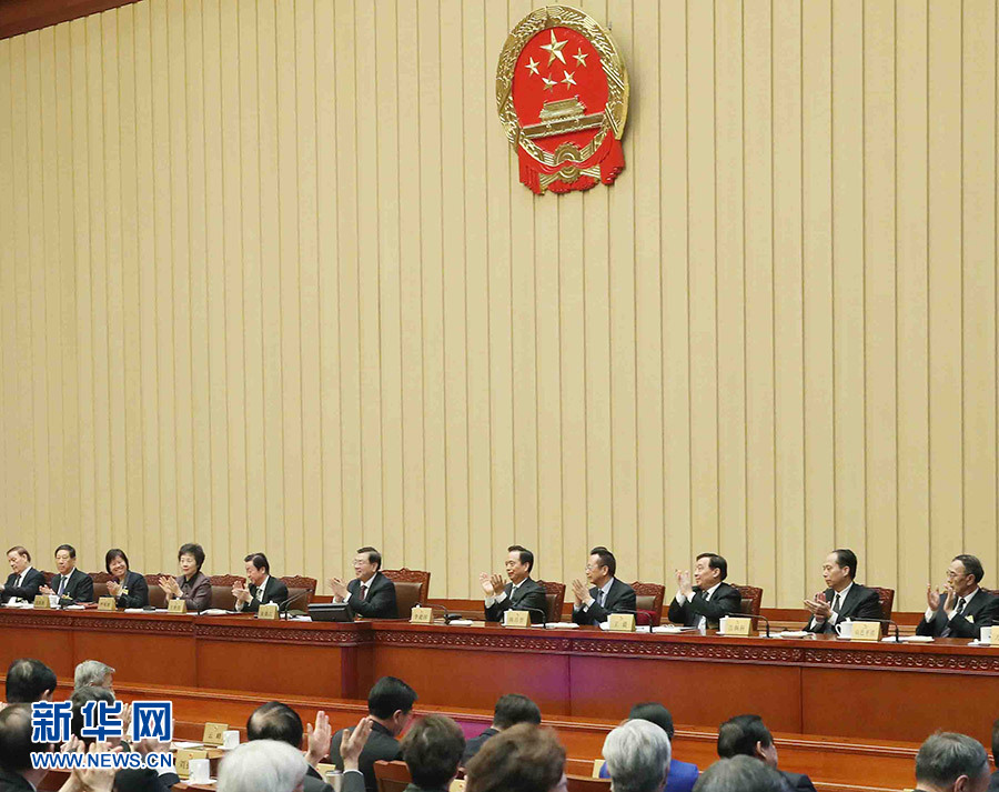 2月24日，全國(guó)人大常委會(huì)委員長(zhǎng)張德江在北京主持十二屆全國(guó)人大常委會(huì)第三十三次會(huì)議閉幕會(huì)。在會(huì)議完成各項(xiàng)表決事項(xiàng)后，張德江發(fā)表講話。新華社記者 劉衛(wèi)兵 攝