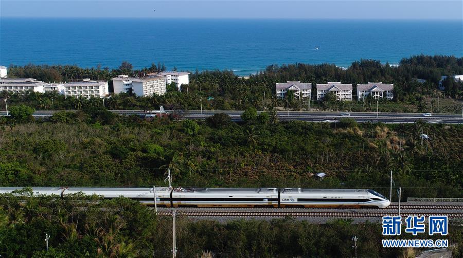 (新華全媒頭條·潮起海之南·圖文互動)(9)春潮拍岸千帆進——海南特區(qū)改革開放30年紀實