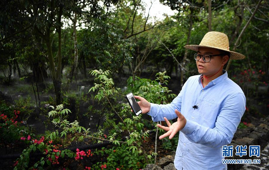 （新媒體專線）（7）立足獨(dú)特優(yōu)勢(shì) 勇立改革潮頭&mdash;&mdash;習(xí)近平總書(shū)記在海南考察回訪記