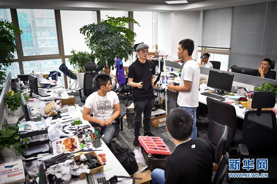 (新華全媒頭條·壯闊東方潮 奮進(jìn)新時(shí)代——慶祝改革開(kāi)放40年·圖文互動(dòng))(7)從追趕時(shí)代到引領(lǐng)時(shí)代——從深圳發(fā)展奇跡看中國(guó)改革開(kāi)放40年