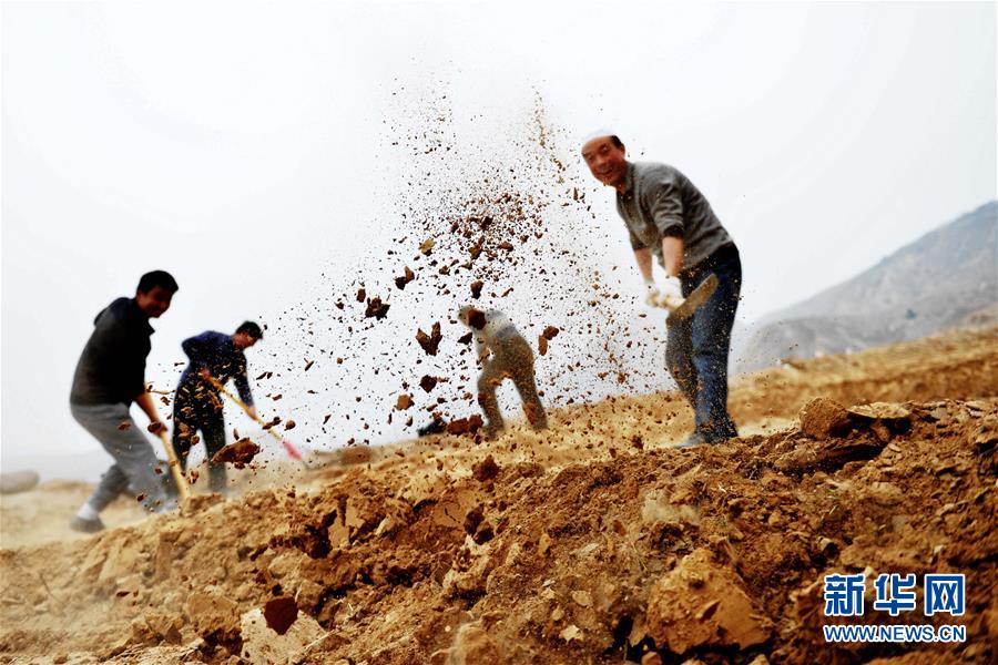 （新華全媒頭條&middot;圖文互動(dòng)）（1）打好脫貧攻堅(jiān)&ldquo;硬仗中的硬仗&rdquo;&mdash;&mdash;寫在深度貧困地區(qū)脫貧攻堅(jiān)座談會(huì)召開一周年之際