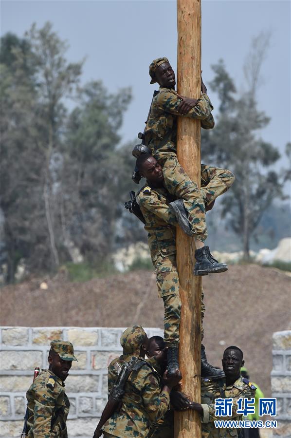 （軍事&middot;圖文互動）（2）海上登陸賽障礙賽打響　中國隊(duì)包攬前3名