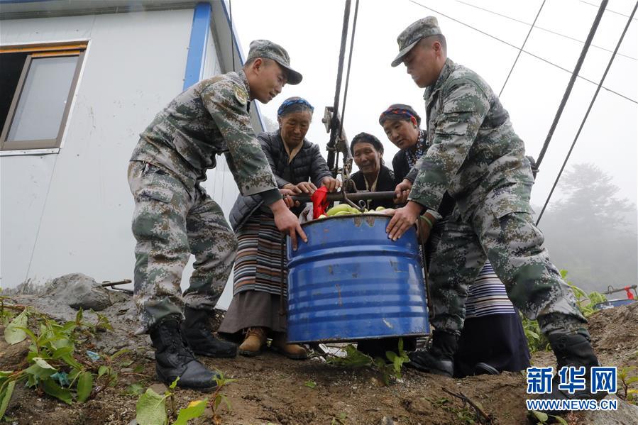 （圖文互動(dòng)）（2）特寫(xiě)：&ldquo;八一&rdquo;禮物，飛向云端哨所