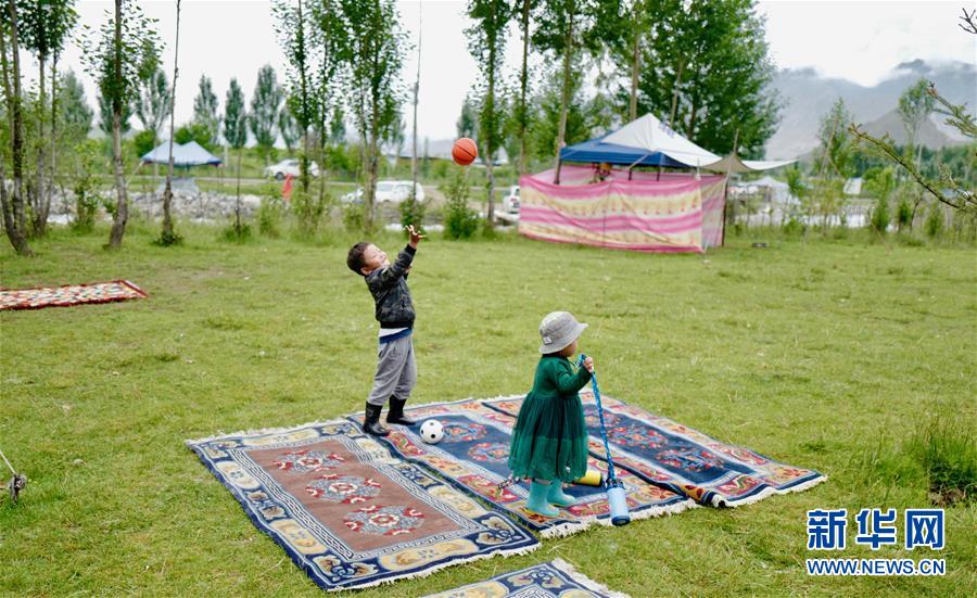（社會(huì)）（14）夏日&ldquo;過林卡&rdquo; 親近大自然