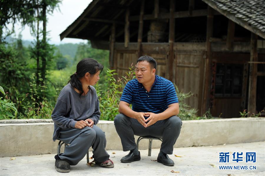 （在習近平新時代中國特色社會主義思想指引下&mdash;&mdash;新時代新作為新篇章&middot;圖文互動）（4）三年村干部 一世農(nóng)村情&mdash;&mdash;記貴州石阡農(nóng)村扶貧干部