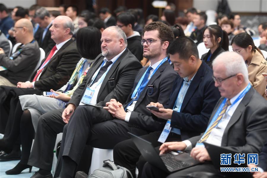(社會(huì))(2)第五屆世界互聯(lián)網(wǎng)大會(huì)在烏鎮(zhèn)閉幕