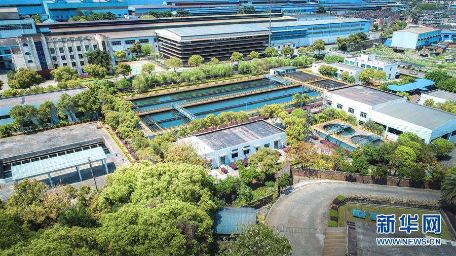 (在習近平新時代中國特色社會主義思想指引下·慶祝改革開放40周年·綠色發(fā)展·圖文互動)(1)吹盡狂沙始到金——綠色發(fā)展之“金”的故事