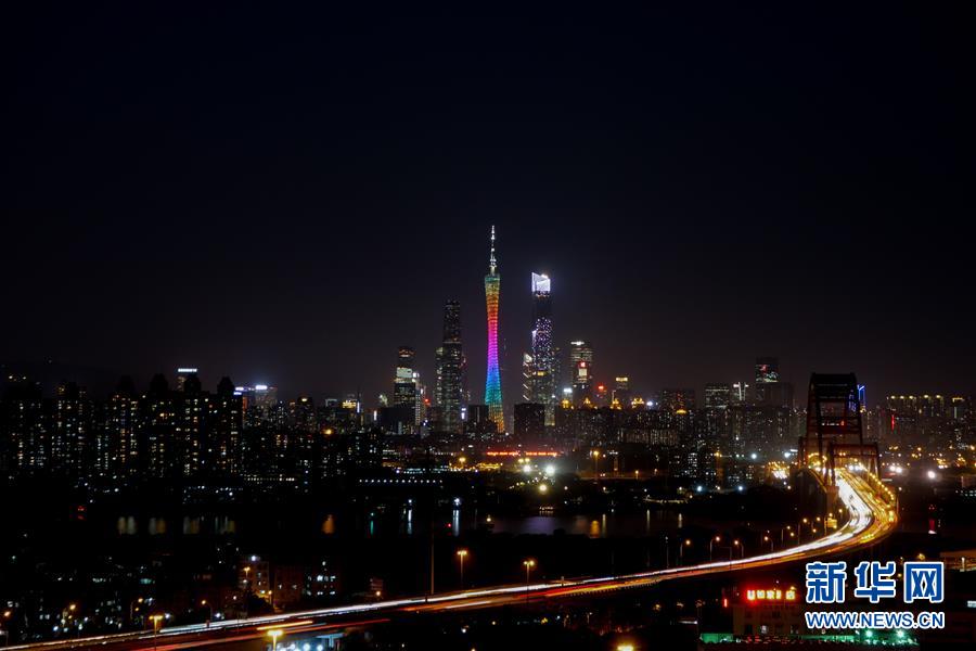 （在習(xí)近平新時(shí)代中國(guó)特色社會(huì)主義思想指引下&middot;慶祝改革開放40周年&middot;開放發(fā)展）（新華全媒頭條&middot;圖文互動(dòng)）（1）開放中國(guó)：大門越開越大 道路越走越寬