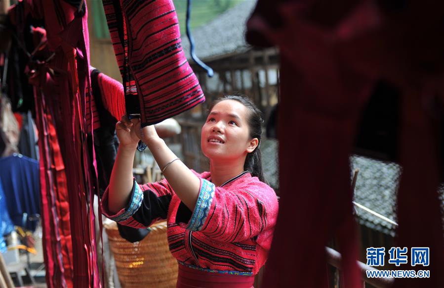 (輝煌60年·壯美新廣西·圖文互動)(8)和睦相處一家親 攜手并進(jìn)謀發(fā)展——廣西民族團(tuán)結(jié)發(fā)展觀察