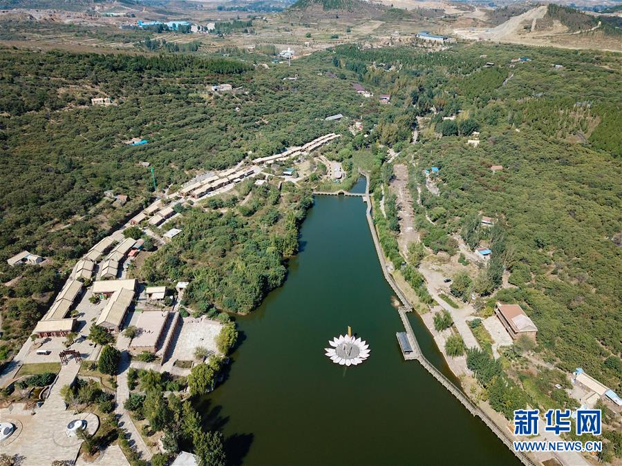 （新華全媒頭條&middot;圖文互動(dòng)）（10）領(lǐng)航！向著高質(zhì)量發(fā)展堅(jiān)定前行&mdash;&mdash;以習(xí)近平同志為核心的黨中央引領(lǐng)中國(guó)經(jīng)濟(jì)發(fā)展述評(píng)