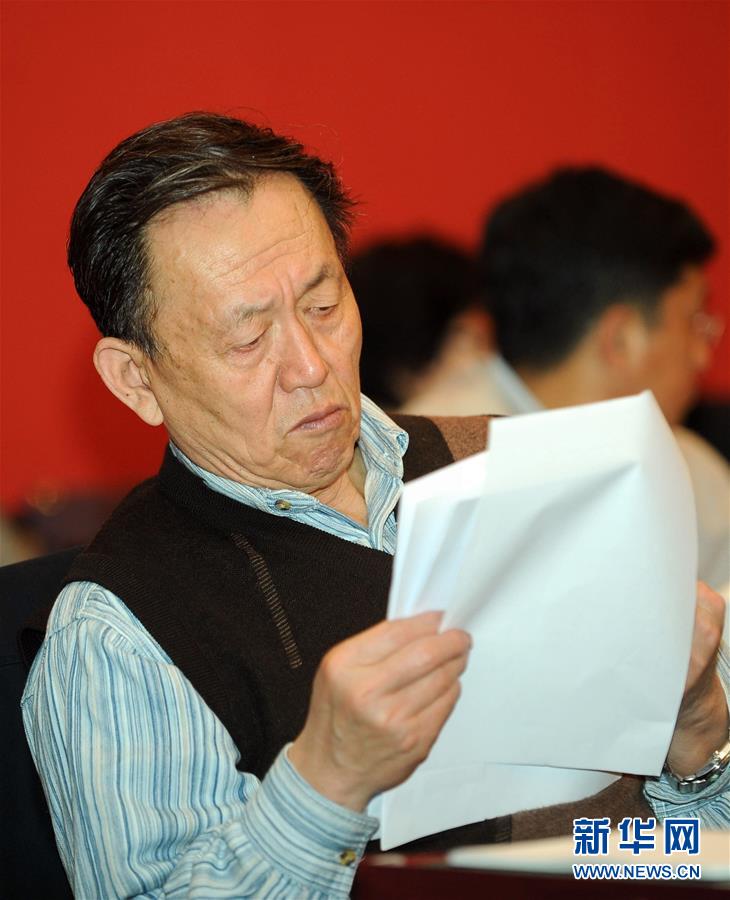 (新華全媒頭條·圖文互動(dòng))(4)在時(shí)代大潮中書(shū)寫(xiě)時(shí)代傳奇——致敬百名改革先鋒