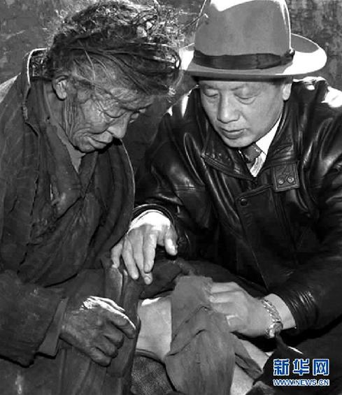 (改革先鋒風采·圖文互動)(1)孔繁森:“一個共產(chǎn)黨員愛的最高境界是愛人民”