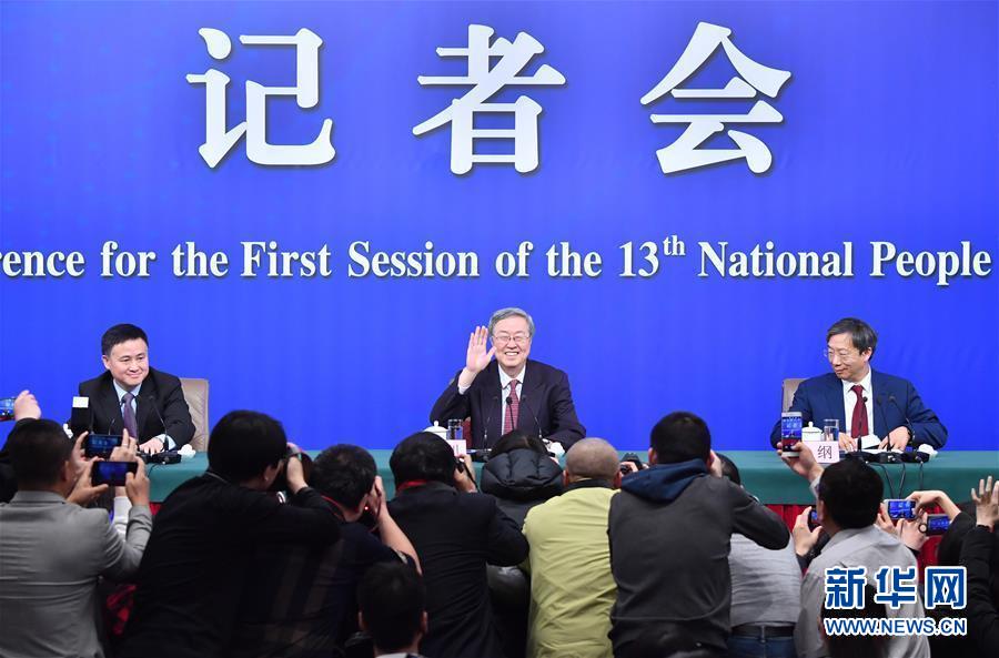 （兩會(huì)&middot;XHDW）（1）中國(guó)人民銀行行長(zhǎng)周小川等就&ldquo;金融改革與發(fā)展&rdquo;答記者問(wèn)