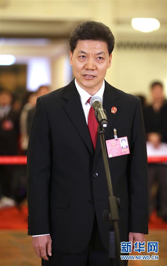 （兩會&middot;XHDW）（8）全國人大代表接受采訪