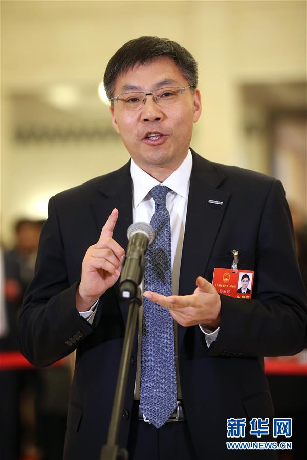 （兩會(huì)&middot;XHDW）（11）全國人大代表接受采訪