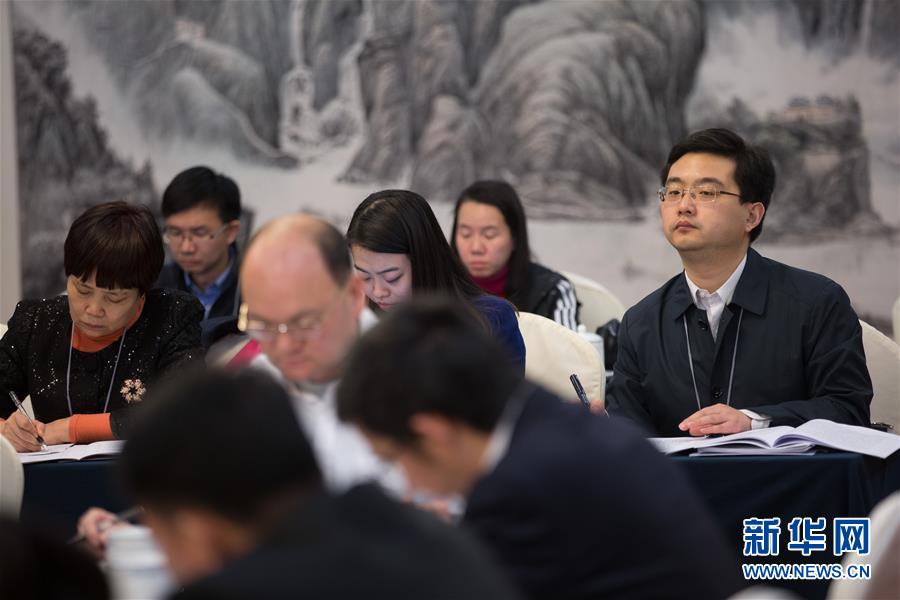 (圖文互動(dòng)·聽民意 匯民智)(1)凝聚共識(shí) 提振信心——2018年國(guó)辦“旁聽”全國(guó)兩會(huì)記事